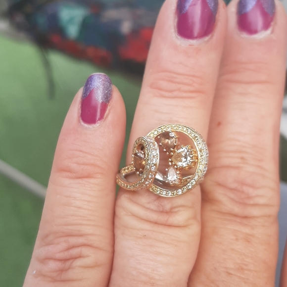 Elegant 18K Yellow Gold Women's Ring 1.47 Carats Champagne Diamonds. - Picture 2 of 2